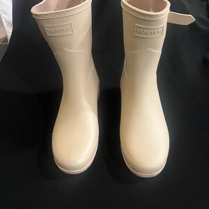 Hunter Short Rain Boots in Blush Cream